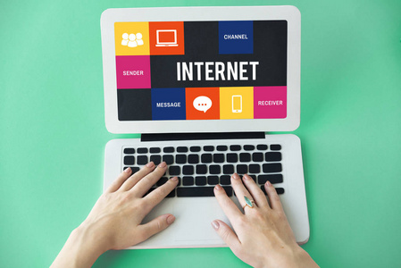 网络邮件 从简单文本到多媒体电子产品的演进与计算机网络基石